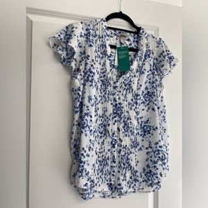 H&M blue & white short sleeve floral blouse